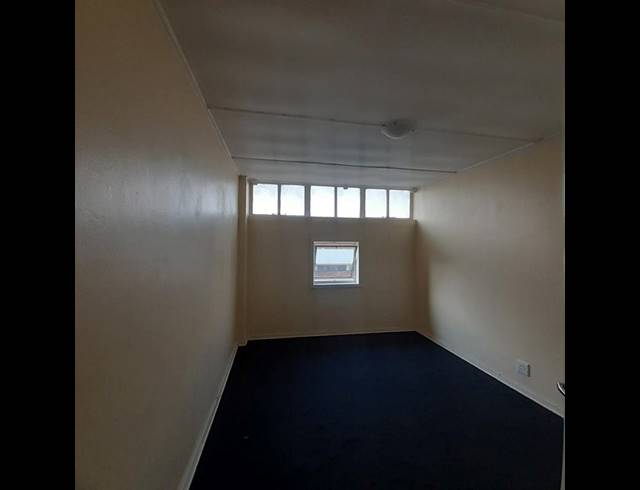 2 BEDROOM APARTMENT FOR SALE IN SASOLBURG EXT 2